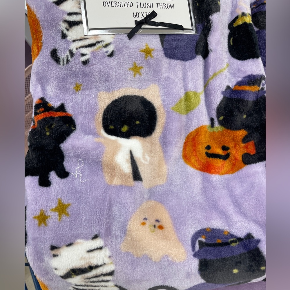 Halloween Cats in Costumes Witch Mummy Ghost Purple Plush Blanket 60”x70 NWT